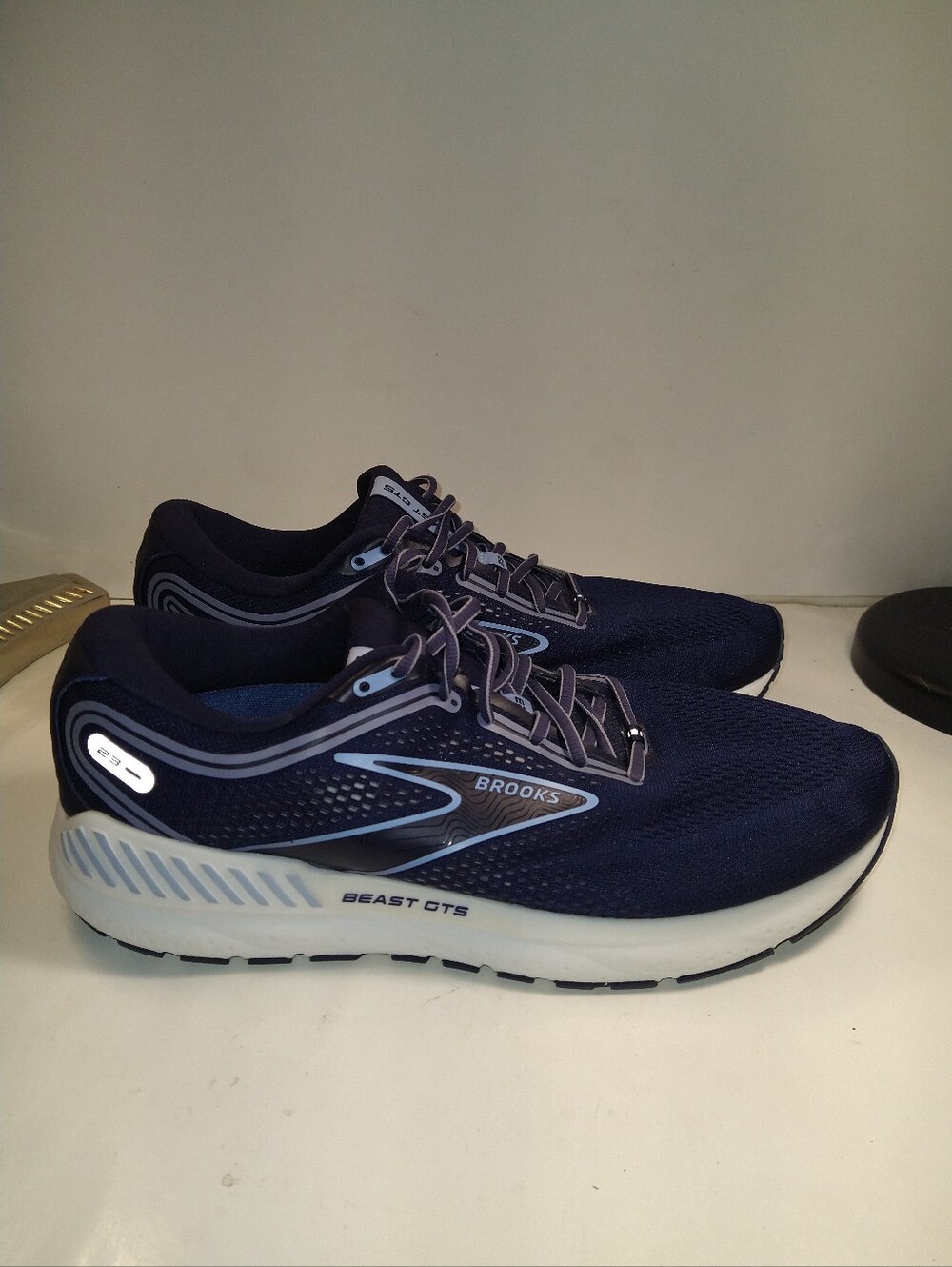 Brooks Beast GTS 23 Running Shoes Sneakers Men's sz 13D (1104011D495).